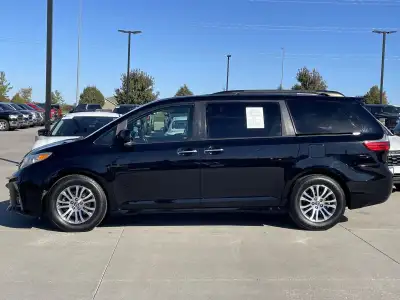 Pre-Owned 2020 Toyota Sienna XLE 8-Passenger Minivan for sale in St. Joseph MO