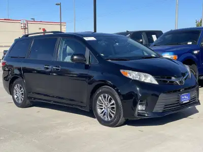 Pre-Owned 2020 Toyota Sienna XLE 8-Passenger Minivan for sale in St. Joseph MO