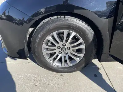 Pre-Owned 2020 Toyota Sienna XLE 8-Passenger Minivan for sale in St. Joseph MO