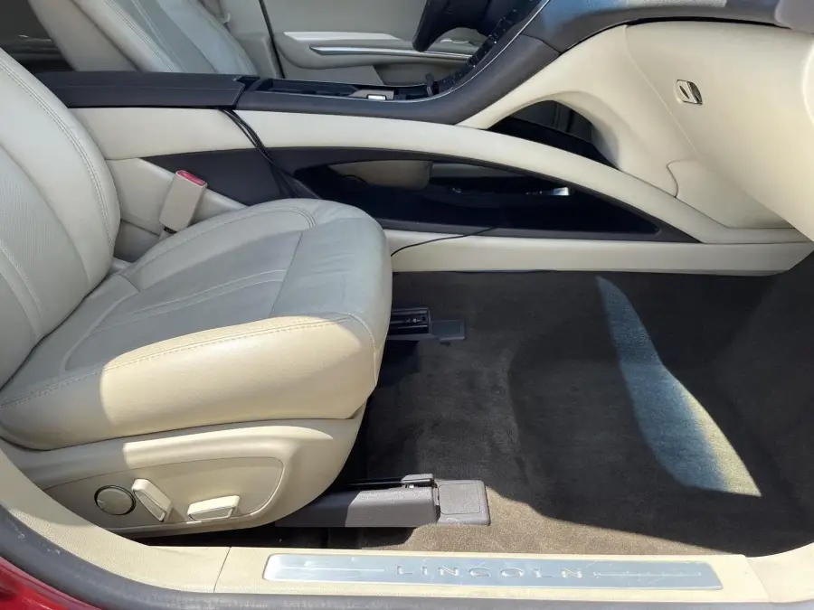 Pre-Owned 2013 Lincoln MKZ for sale in Grand Island NE