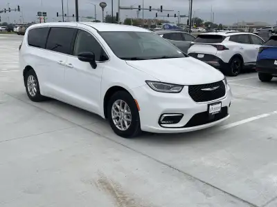 Pre-Owned 2024 Chrysler Pacifica for sale in Grand Island NE