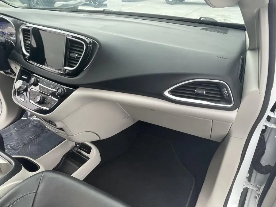 Pre-Owned 2024 Chrysler Pacifica for sale in Grand Island NE